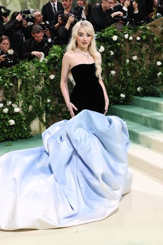 Sabrina Carpenter and Barry Keoghan at Met Gala 3