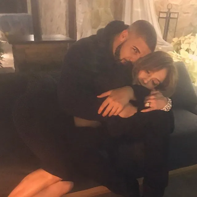 Jennifer Lopez’s Dating History (in Chronological Order) 3 Drake holding Jennifer Lopez on Instagram post