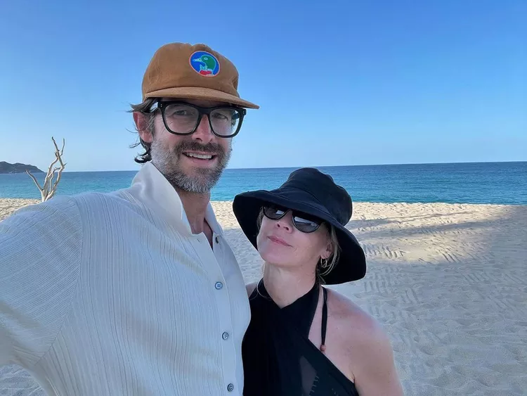 Jennie Garth and Dave Abrams on their ninth wedding anniversary trip