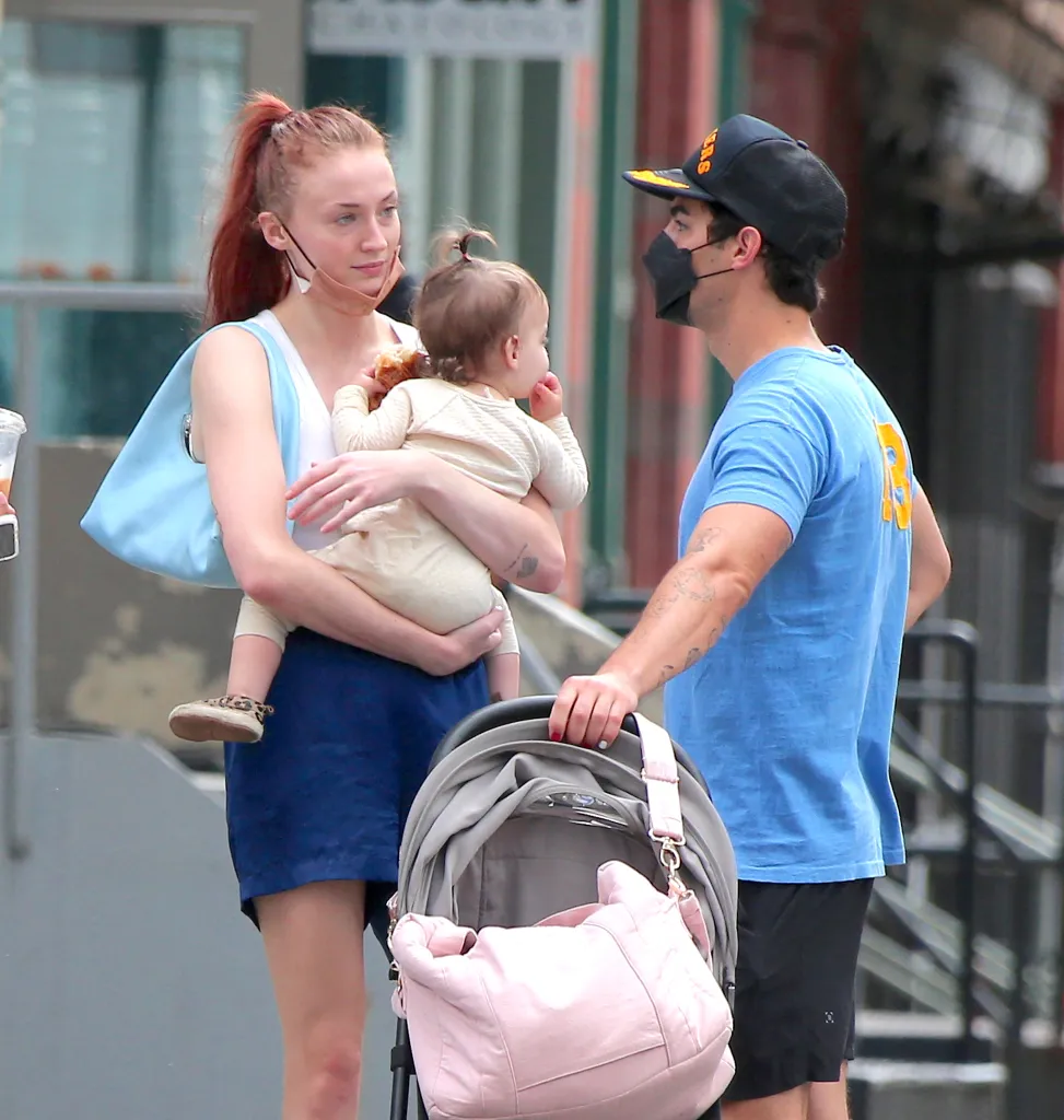 Joe Jonas and Sophie Turner with their daughter