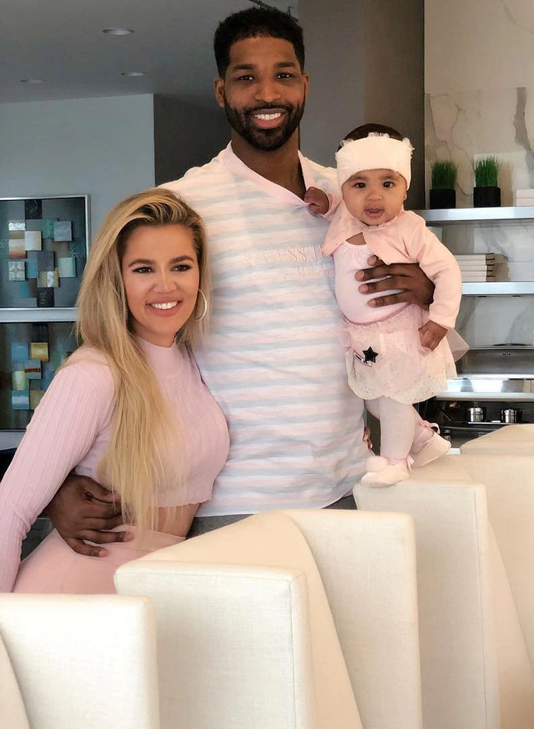 15 Ugliest Celebrity Breakups Of All Time 9 Khloe Kardashian and Tristan Thompson with their daughter