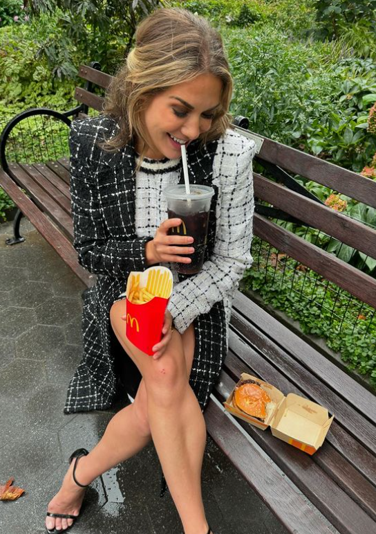 Allison Holker enjoying a casual meal after New York Fashion Week