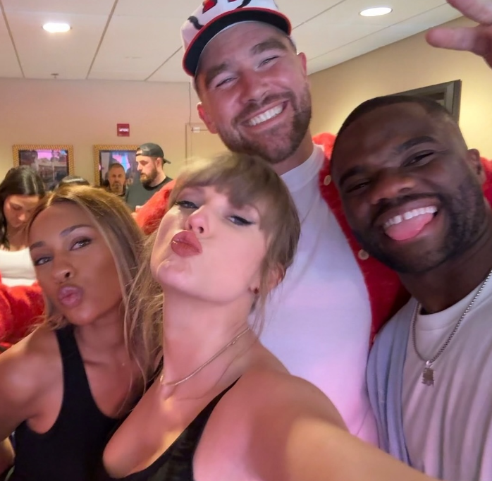 Frances Tiafoe, Travis Kelce, Taylor Swift, and Ayan Broomfield pose for a selfie on Instagram