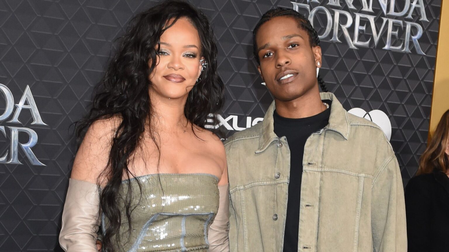 Rihanna & A$AP Rocky’s Red Carpet Appearance Stuns Fans For All The Wrong Reasons, Dubbed “Hideous” And “Ridiculous” Rihanna and A$AP Rocky