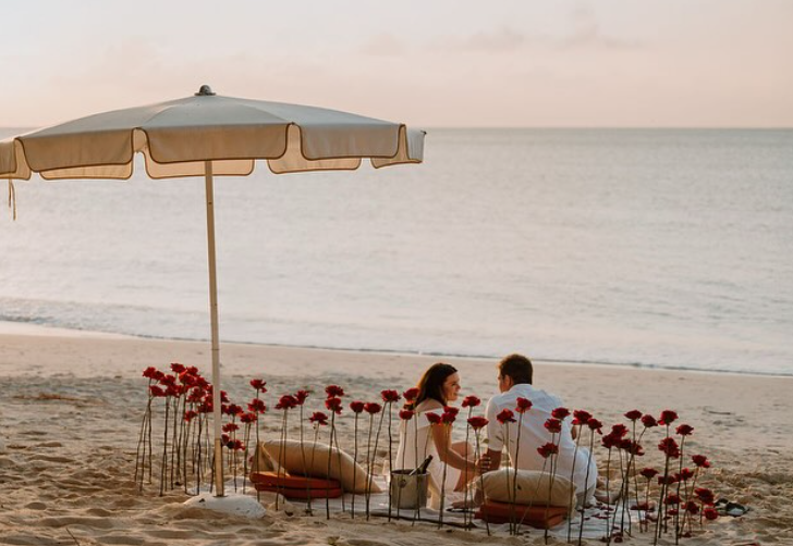 Drake Maye and Ann Michael Hudson get engaged in a dreamy beach proposal