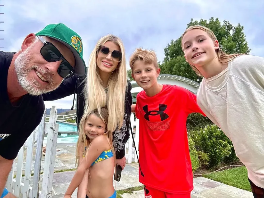 Jessica Simpson and Eric Johnson with their three children