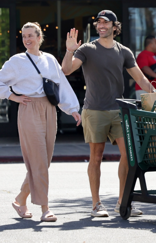 Justin Baldoni and his wife Emily Baldoni grocery shopping in Maui