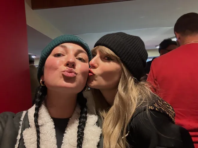 Nicole Viscount with Taylor Swift