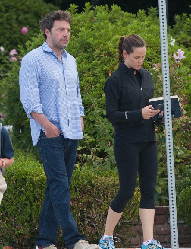 Ben Affleck and Jennifer Garner on a morning stroll