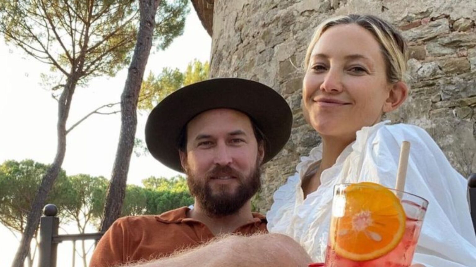 Watch: Kate Hudson Makes Rare Red Carpet Appearance With Longtime Fiancé Kate Hudson and Danny Fujikawa