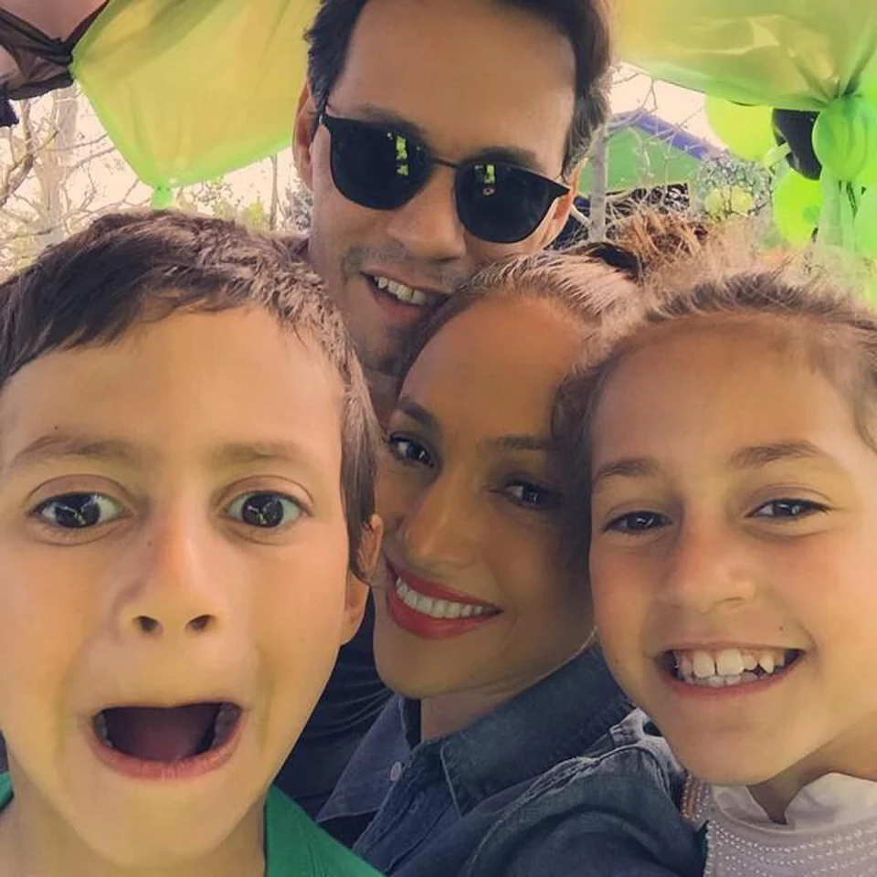 Jennifer Lopez’s Dating History (in Chronological Order) 2 Jennifer Lopez and Marc Anthony with their two children