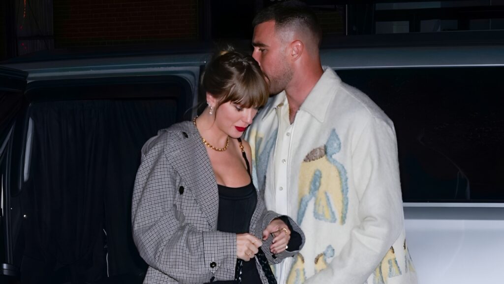 Images Leaked: After Months Off The Radar, Taylor Swift & NFL Beau Spotted On Rare Public Date Taylor Swift and Travis Kelce (1)