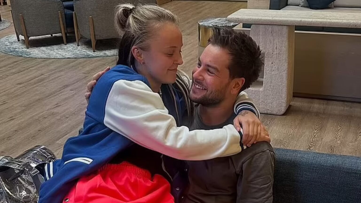 JoJo Siwa And Reality TV Co-Star Share Intimate Bed Selfie Amid Romance Rumors JoJo Siwa and Chris Hughes