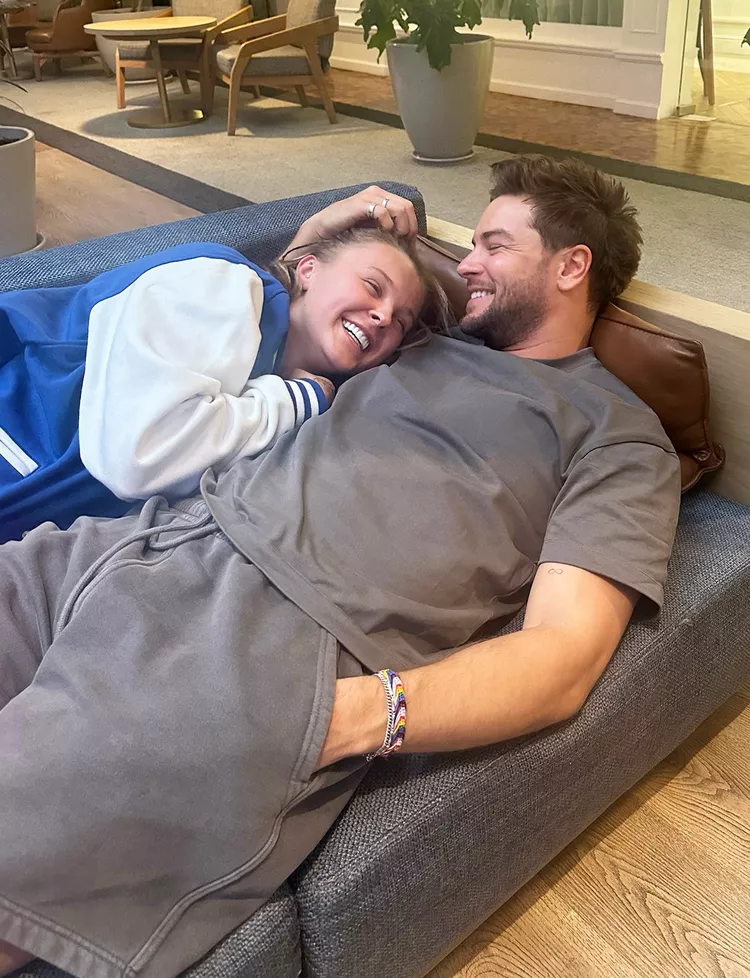 After A Month Of Romance Buzz, JoJo Siwa Finally Confirms New Relationship Following Intimate Bed Selfie 1 JoJo Siwa and Chris Hughes spending quality time together